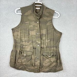 Maurices Olive Green Camouflage Utility Vest